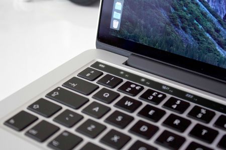MacBook Pro 2016 con Barra Touch OLED: Gallery + Sondaggio