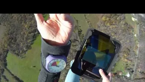 Un iPad può sopravvivere a una caduta da 400 metri di altezza?