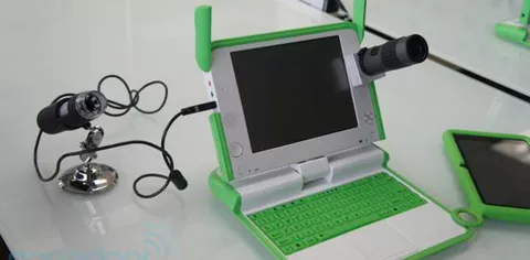 OLPC, telescopio e microscopio per i suoi laptop