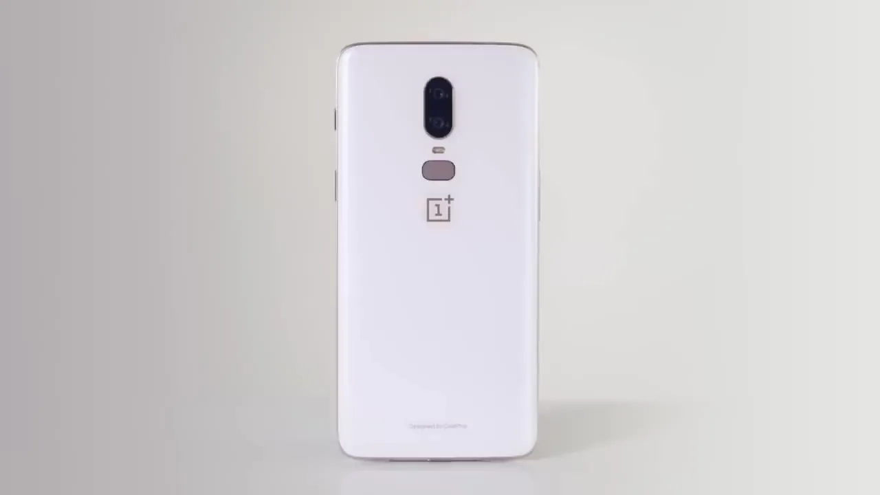 OnePlus 6 nell'edizione limitata Silk White