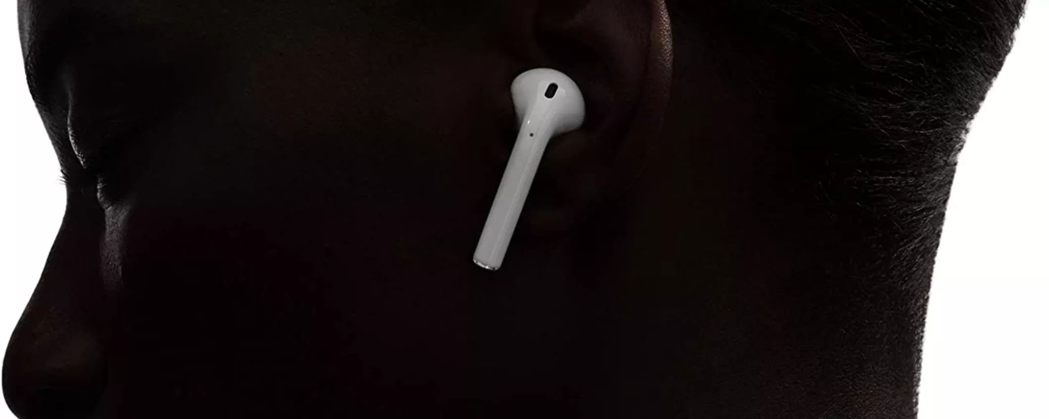 Apple AirPods con custodia di ricarica tramite cavo a meno di 120 euro su Amazon