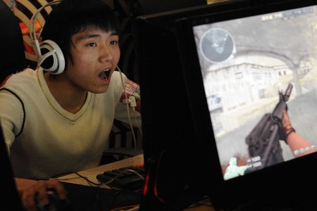 Stretta del governo cinese sui videogiochi online per i minori
