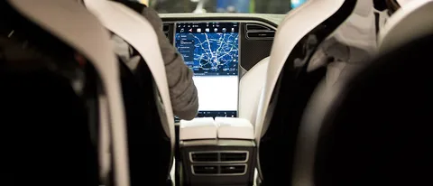 Tesla: dall'Autopilot alla guida autonoma