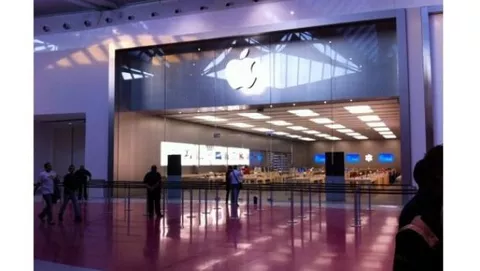 Apple nega le ferie fino al 15 ottobre per il lancio di iPhone 5