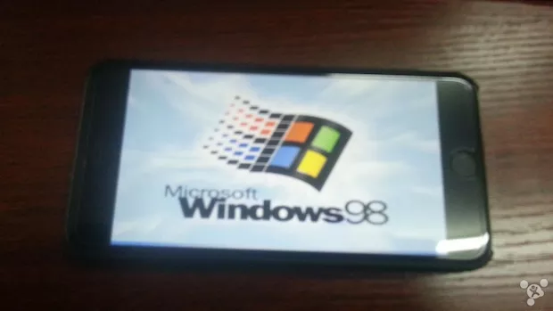 Un programmatore cinese installa Windows 98 su iPhone 6