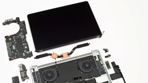 iFixit smonta i nuovi MacBook Pro con Display Retina