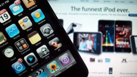 I possessori di iPod Touch scaricano più applicazioni di quelli iPhone