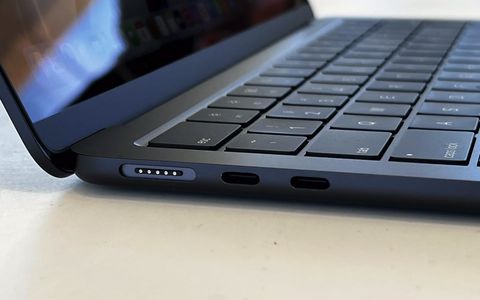 MacBook Air M2, eBay GIOCA DURO sul prezzo: offerta top per l'autunno
