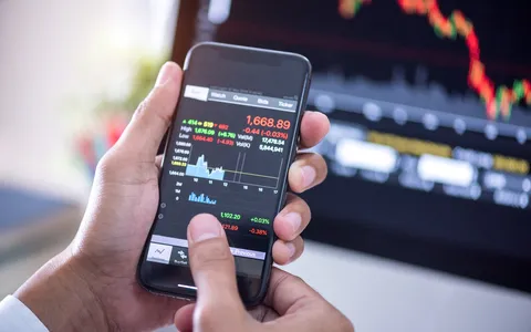 Smartphone, consegne in forte calo nel terzo trimestre 2021
