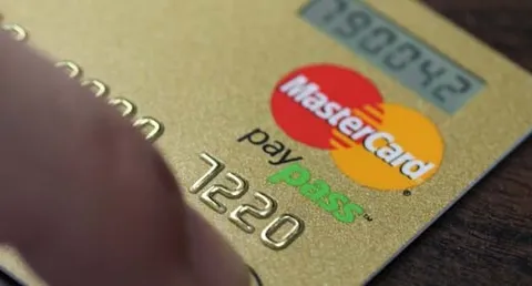 Per la pubblicità... c'è MasterCard
