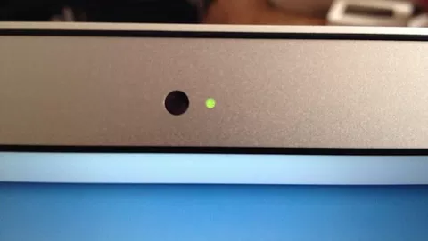 MacBook, un hack permette di attivare la webcam senza LED verde