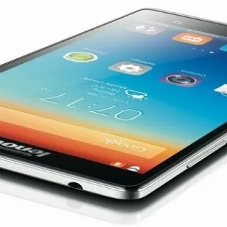 Lenovo presenta 4 nuovi smartphone, di cui uno LTE