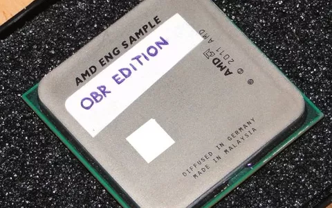 AMD Bulldozer: prime immagini e test di un FX-8130P