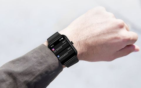 Somiglia a un Apple Watch ma costa un decimo: lo smartwatch che cerchi è a 35€