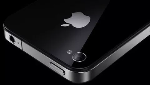 Apple rallenta la produzione di iPhone 4