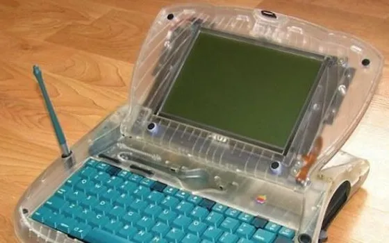 Su eBay il prototipo d'un eMate 300, papà dell'iBook