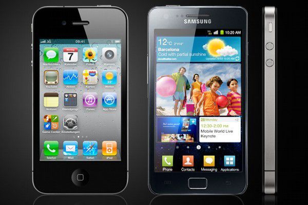 Samsung Galaxy S II e Apple iPhone 4 a confronto