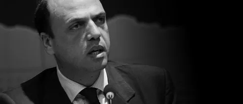 Charlie Hebdo: Alfano minaccia il Web