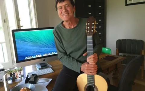 Gianni Morandi, una vita social a tutto iMac