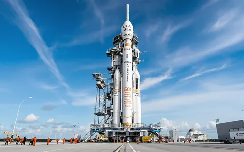 Amazon lancia i satelliti Kuiper per sfidare Starlink nel mercato internet globale