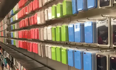 Apple Store, merce rimandata indietro se la scatola non piace ad Apple