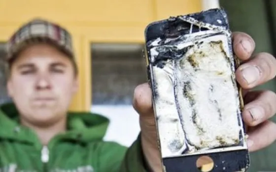 Il video dell'autocombustione di un iPhone