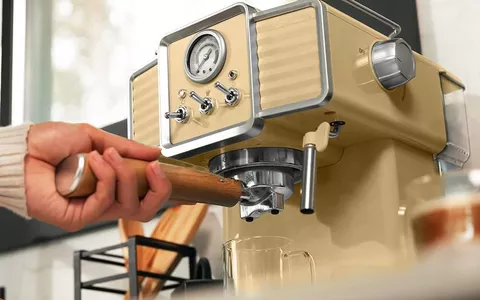 Caffè dal GUSTO classico con la macchina Express Power Espresso 20 VINTAGE