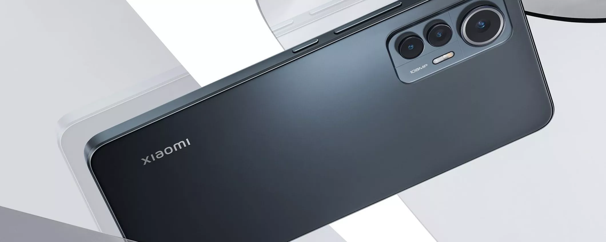 Xiaomi 12 Lite, il flagship votato all’imaging e agli ultimi trend cala su eBay