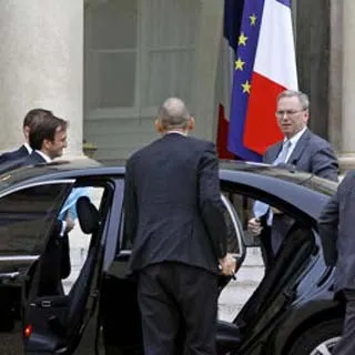 Hollande incontra Eric Schmidt: fumata nera