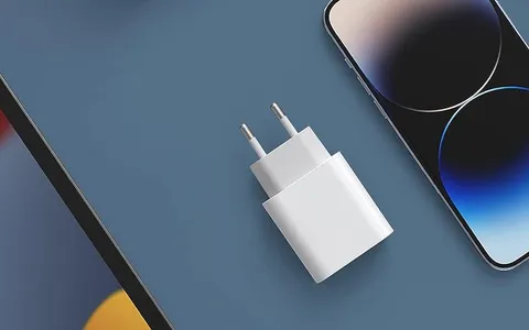 Caricatore rapido USB-C da 20W con CAVO da 2 metri: una BOMBA di energia per i tuoi Apple