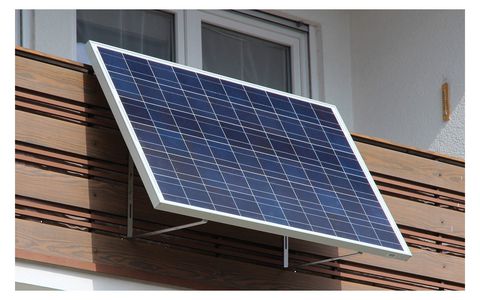Kit pannello fotovoltaico plug & play da balcone con inverter: risparmio in bolletta immediato