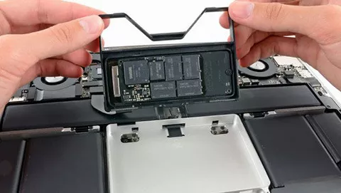 MacBook Pro con Retina Display da 13 pollici, teardown