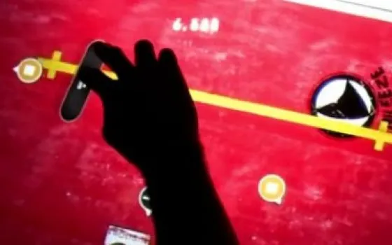 Illusion Labs testa giochi per iPhone su uno schermo multitouch gigante