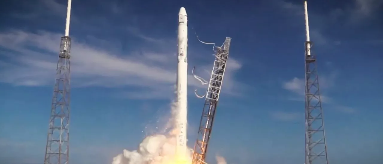 SpaceX manda in orbita il suo primo satellite spia