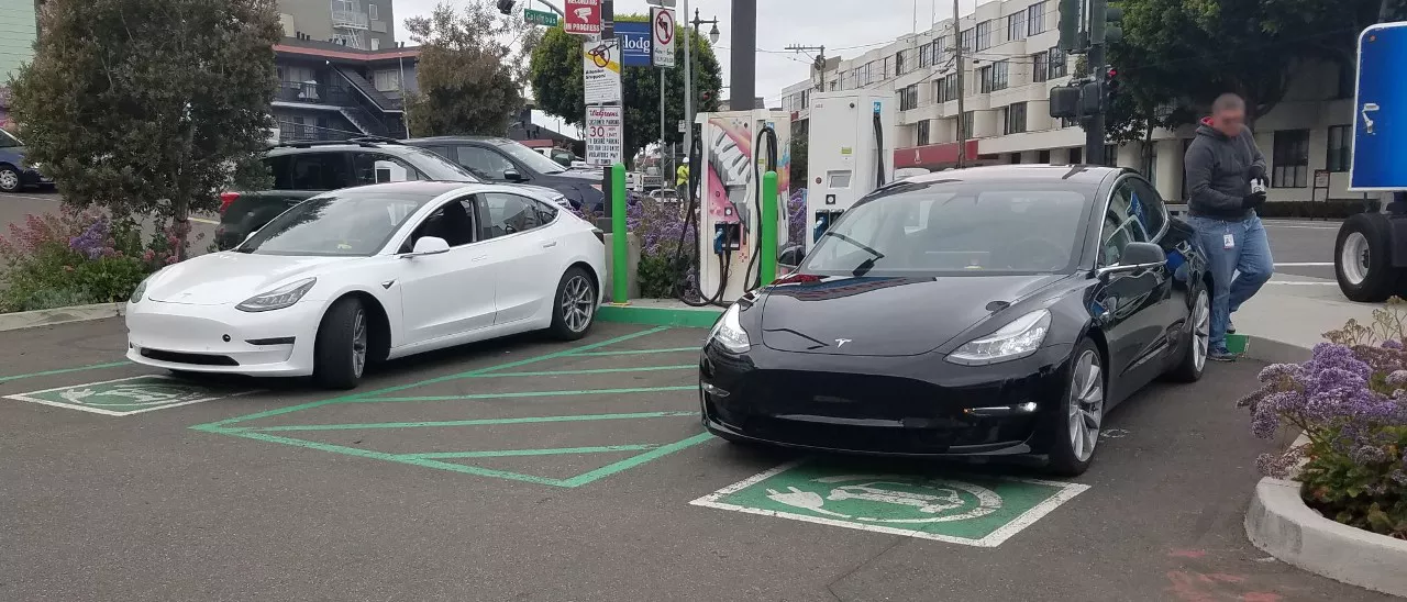 Tesla ha rimborsato quasi un quarto delle Model 3