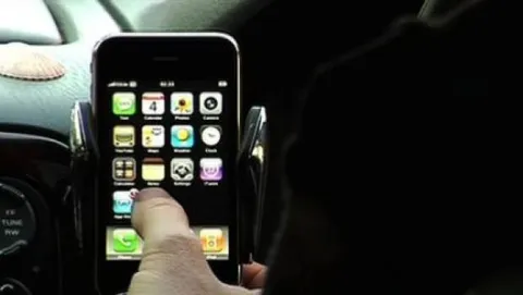 Le ambiziose applicazioni del Near Field Communication nell'iPhone 5