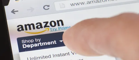 Amazon, basta uno specchio per provare gli abiti