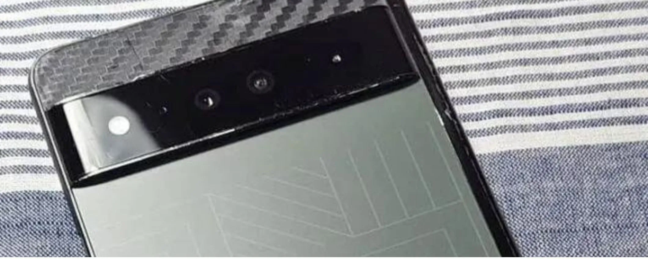 Pixel Fold era praticamente pronto nel 2020, poi venne cancellato: ecco le foto del prototipo