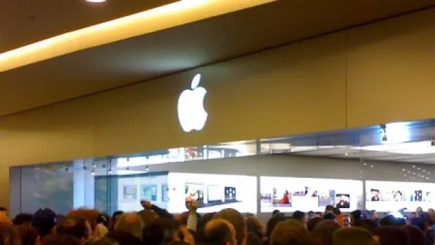 Apple Store Roma: le immagini