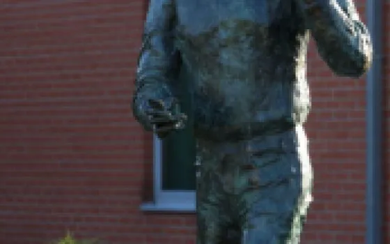 Graphisoft inaugura a Budapest la statua di Steve Jobs