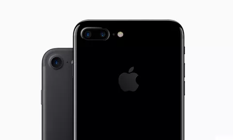 iPhone “2017” avrà fronte e retro coperti in vetro? Acciaio inox solo nei modelli più costosi