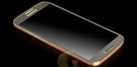 Il Samsung Galaxy S4 si veste d'oro