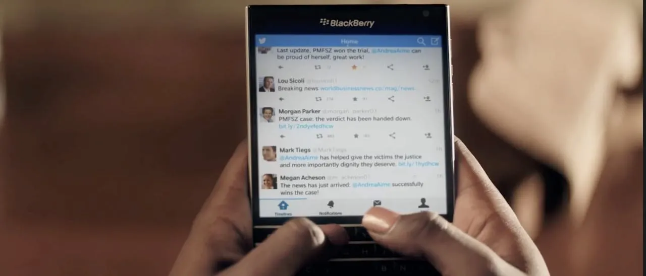 BlackBerry Passport arriva in Italia a 649 euro