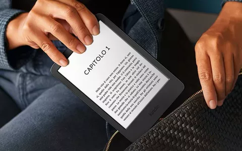 Il Kindle 2022 è acquistabile su Amazon con tantissime novità: si parte da 99,99€