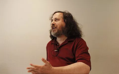 Richard Stallman: Apple crea manette digitali per limitare la libertà informatica