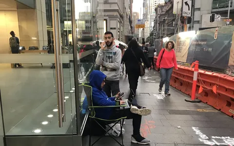Evento iPhone X: si formano già le prime file davanti gli Apple Store