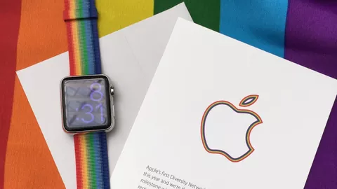 LGBT Pride 2016, Apple si unisce alla parata e regala cinturini Apple Watch