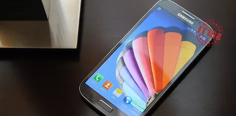 Samsung Galaxy S4, emergono immagini e dettagli