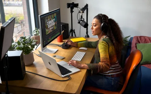 Apple lancia il MacBook Pro 14 con M5: AI più veloce e autonomia estesa