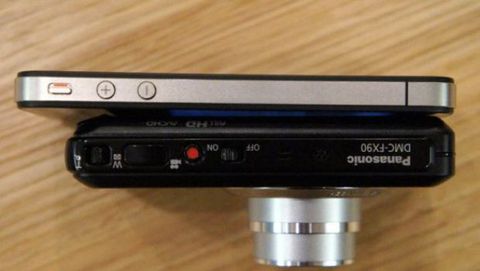 Panasonic FX90: la fotocamera che si comanda con l'iPhone
